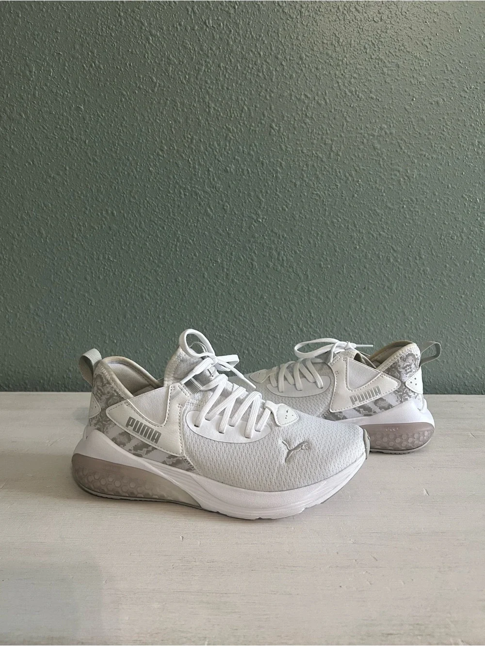 Puma Cell Vive Animal Sneakers White/Gray Women’s Size 7.5